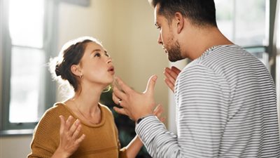 «الزوج اتهمها والحرامي يسرق فلوسه من الشباك»، زوجة تطلب الخلع بالتجمع الخامس