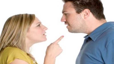 «الراجل ميعبوش غير جيبه»، زوجة تطلب الخلع من زوجها طبيب المخ والأعصاب بالدقي