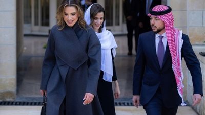 إطلالة أنيقة لـ الملكة رانيا، في حفل اليوبيل الفضي للعاهل الأردني