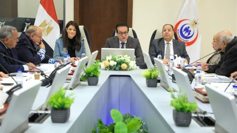 وزراء الصحة والمالية والتعاون الدولي