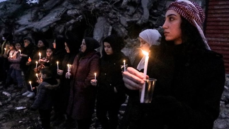 سوريا تضئ الشموع
