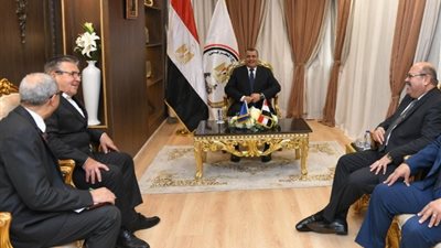 وزير الدولة للإنتاج الحربي يبحث مع سفير البوسنة سبل تعزيز التعاون