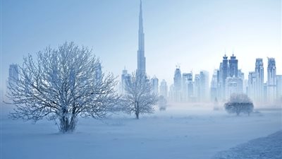 رسائل تحذير من رجال الأمن، الثلوج تكسو شوارع الإمارات (فيديو)