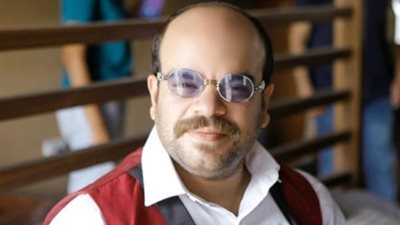محمد عبد الرحمن يكشف تفاصيل شخصيته بمسرحية «سناب شات»