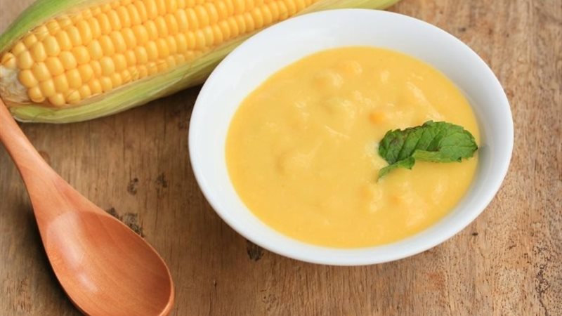 طريقة عمل شوربة الدجاج بالبطاطس والذرة