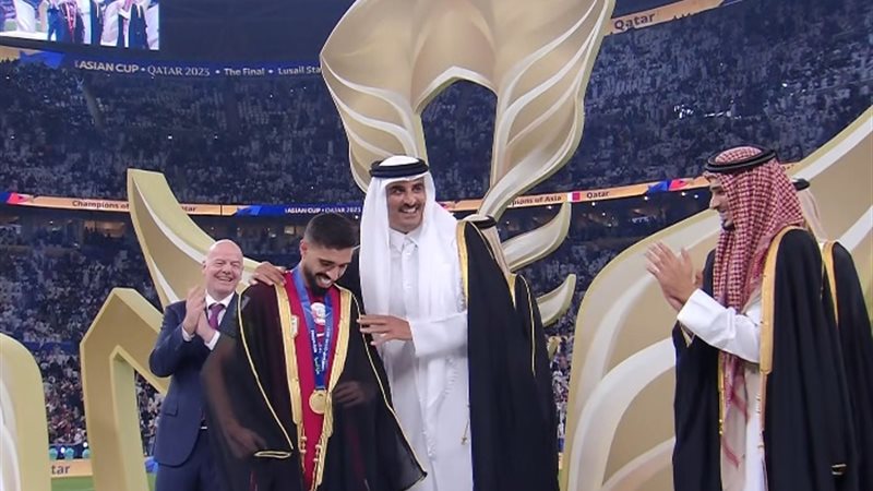 حسن الهيدوس وأمير قطر