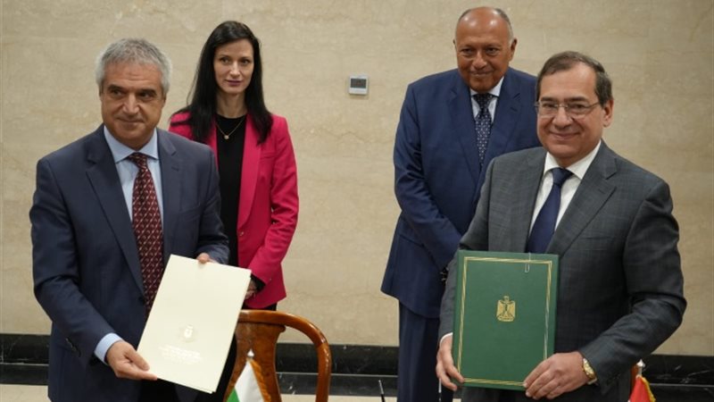 وزير البترول والثروة المعدنية ونظيره البلغاري