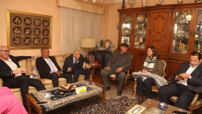 لقاء شيخ الصحفيين بعيد ميلاده الـ 100