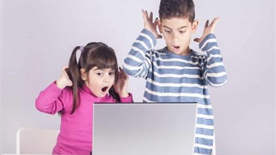 فرنسا تدرس منع الأطفال من الوصول لمنصات التواصل الاجتماعي