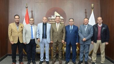 رئيس جامعة دمياط يستقبل رئيس مجلس أمناء جامعة الدلتا لبحث سبل التعاون