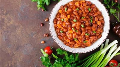 استمتع بنكهة لذيذة ومغذية مع طريقة عمل الفول بالطماطم