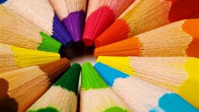 «بتحب الفواتح ولا الغوامق»، يا تري إيه لونك المفضل حسب برجك؟
