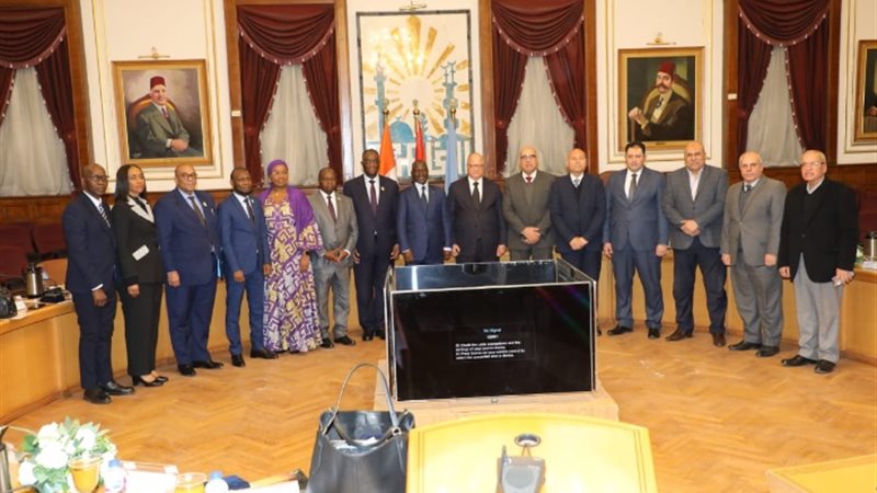 رئيس البرلمان الإيفواري مع محافظ القاهرة