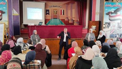 «تعليم دمياط» تناقش سد عجز المعلمات برياض الأطفال