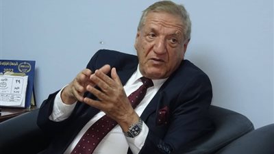 بعد الصفقة الكبرى، رئيس موازنة النواب يوجه نصيحة للمضاربين على الدولار
