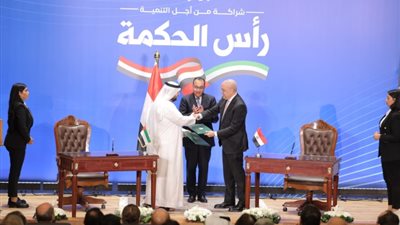 «شعبة المستوردين»: صفقة رأس الحكمة تسهم في استقرار الاقتصاد وينهي أزمة الدولار