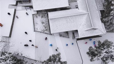 الثلوج تحول مناطق في الصين إلى لوحات فنية خيالية (صور)