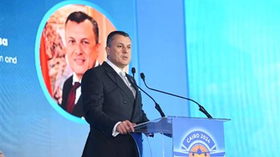 وزير السياحة يطالب زيادة مقاعد الطيران إلى 3 أضعاف مقارنة بـ2021