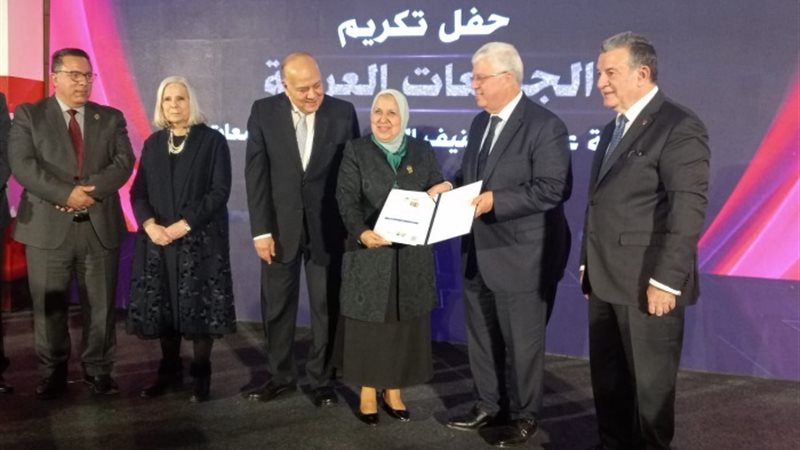 الدكتور أيمن عاشور