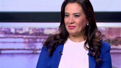 نائبة بصالون مصر أكتوبر : القيادة السياسية تهتم بتمكين الشباب