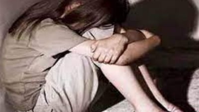 بدء أولى محاكمات المتهم بتصوير 100 فيديو إباحي لقاصرات أجانب