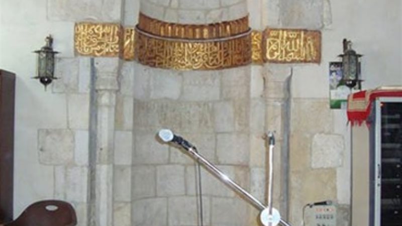 المسجد المعلق
