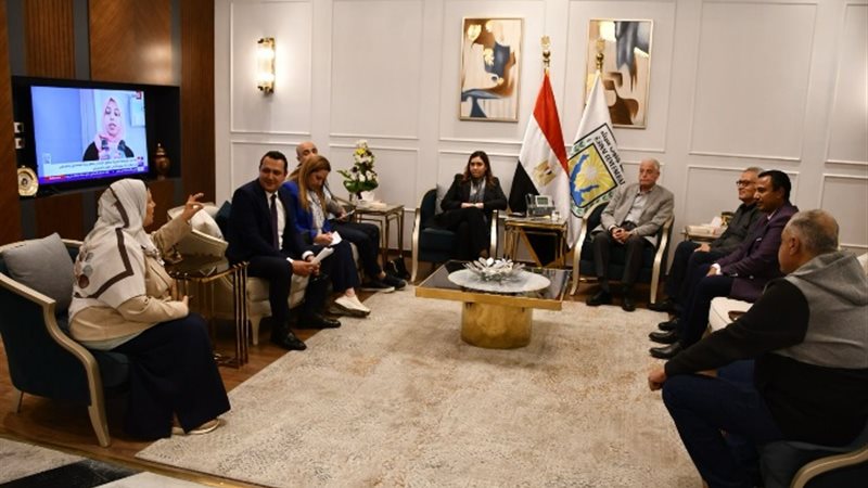 مديرة التأمين الصحي الشامل ومحافظ جنوب سيناء