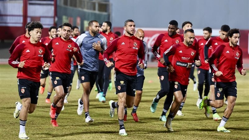 لاعبو الأهلي