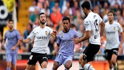 ريال مدريد في مواجهة صعبة أمام فالنسيا لتأمين صدارة الدوري الإسباني
