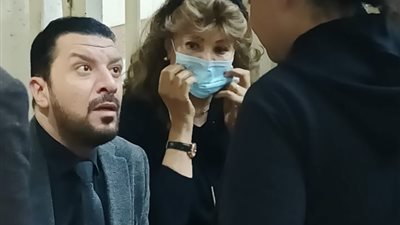 صفاء أبو السعود ونادية مصطفى يقدمان العزاء فى وفاة الراحل حلمي بكر