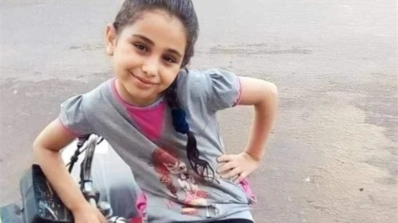 الطفلة قمر ناصر