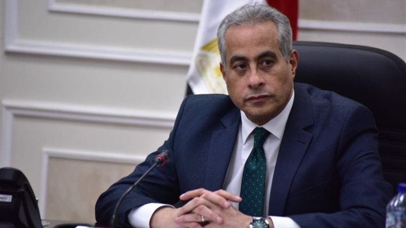 وزير العمل حسن شحاتة