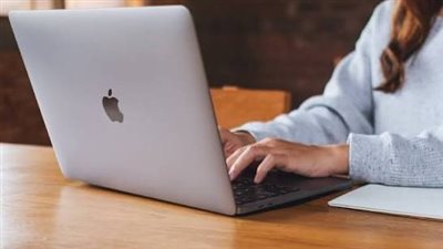 لماذا يرفض مستخدمو ماك بوك آير التخلي عن أجهزتهم القديمة؟