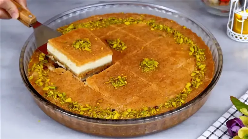 بسبوسة بالقشطة 
