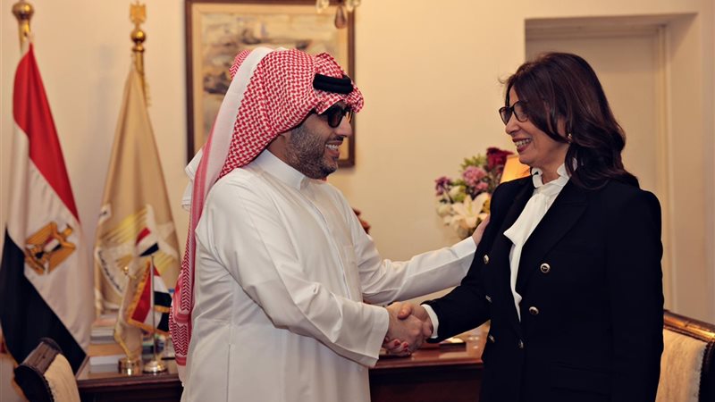 وزيرة الثقافة