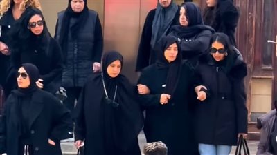 رامي صبري يواسي الفنانة زينة في وفاة شقيقها إسلام رضا