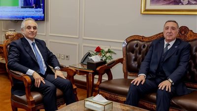 وزير العدل يستقبل رئيس المحكمة الدستورية العليا لبحث سبل تعزيز التعاون القضائي