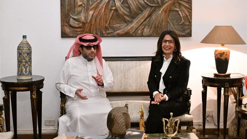 اللقاء