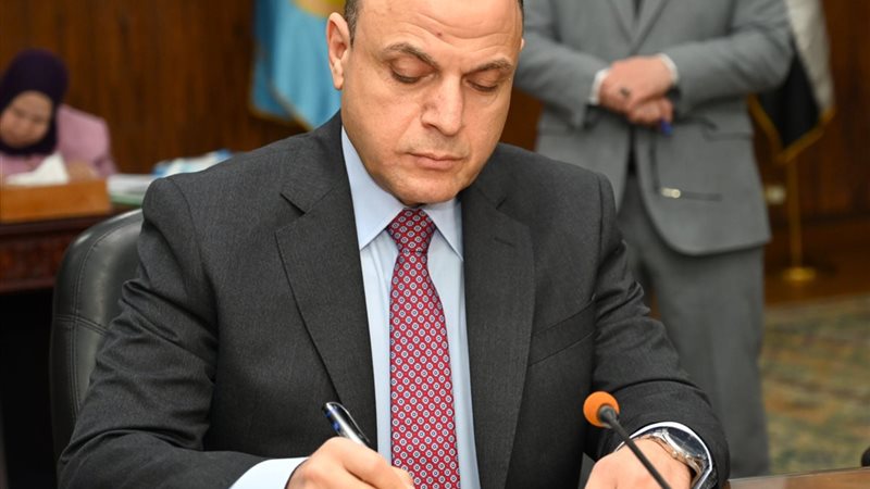 محافظ الغربية 