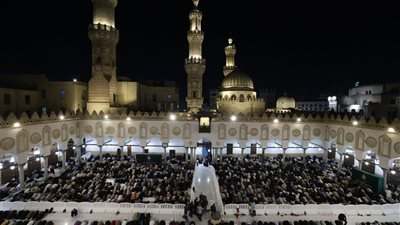 بيت الزكاة يوزع 70 ألف وجبة على رواد الجامع الأزهر خلال أسبوع 