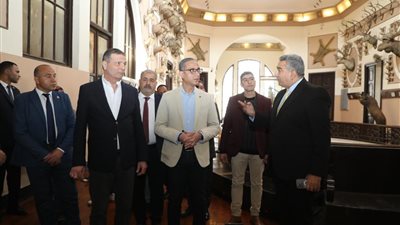 وزير الزراعة ومحافظ الجيزة يتفقدان المتحف الزراعي ويشيدان بأعمال التطوير