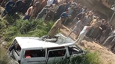 مصرع سائق ميكروباص وإصابة 13 في تصادم مروع بطريق أرمنت–الرياينة غرب الأقصر