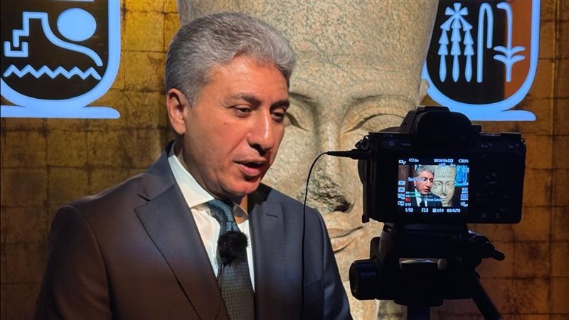 وزير السياحة 