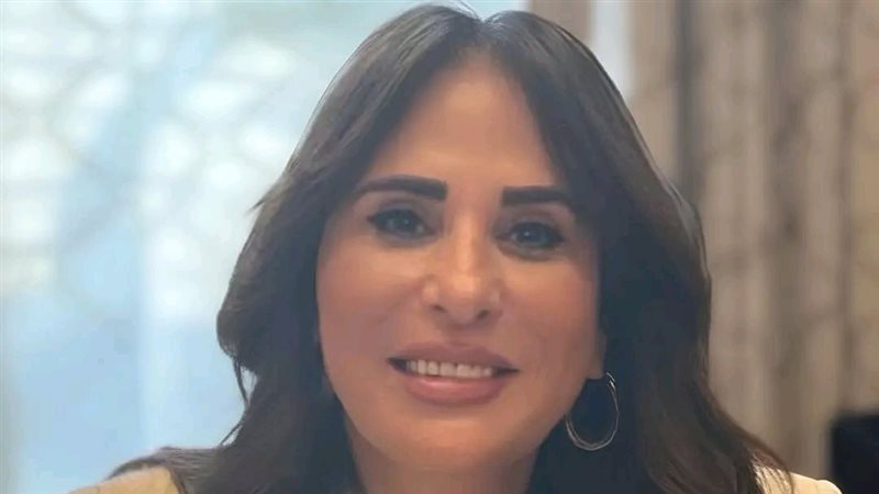 وزيرة الاسكان 