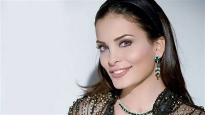  دومينيك حوراني تتقدم ببلاغ  بعد سرقة صورها بأشياء غير أخلاقية