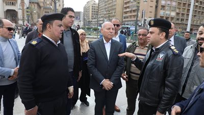 جولة مفاجئة لمحافظ القاهرة لإزالة الإشغالات والتعديات بشوارع وسط المدينة