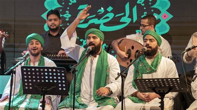 نور ناجح يكشف أسرار أزياء فرقة 