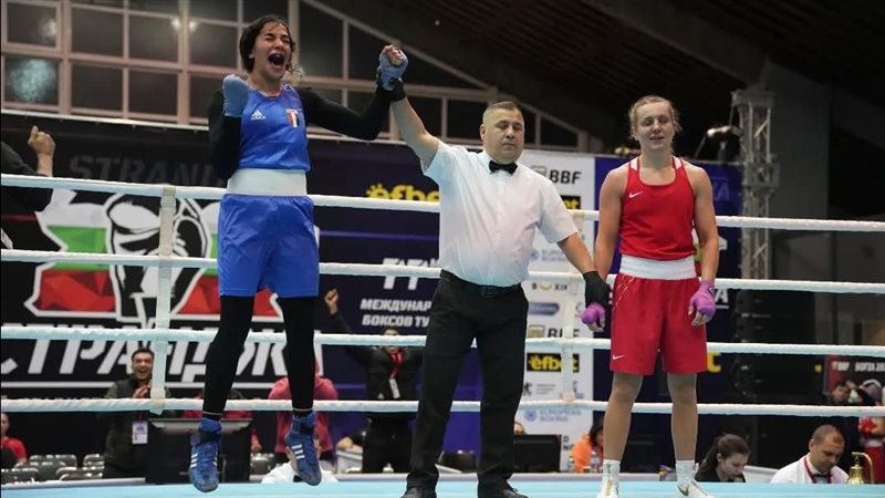 يمنى عياد