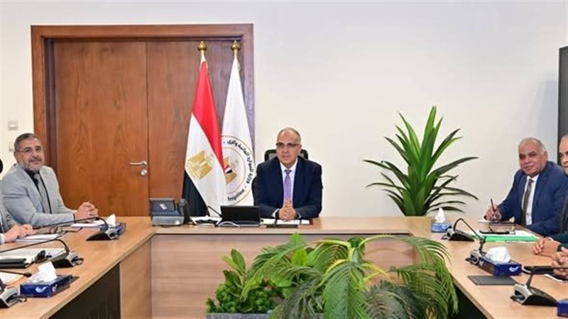 وزير الموارد المائية والرى
