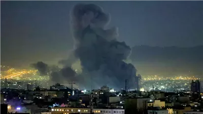 قتلى وجرحى في هجوم صاروخي استهدف مقرًا أمنيًا ومستشفى في طهران (فيديو)